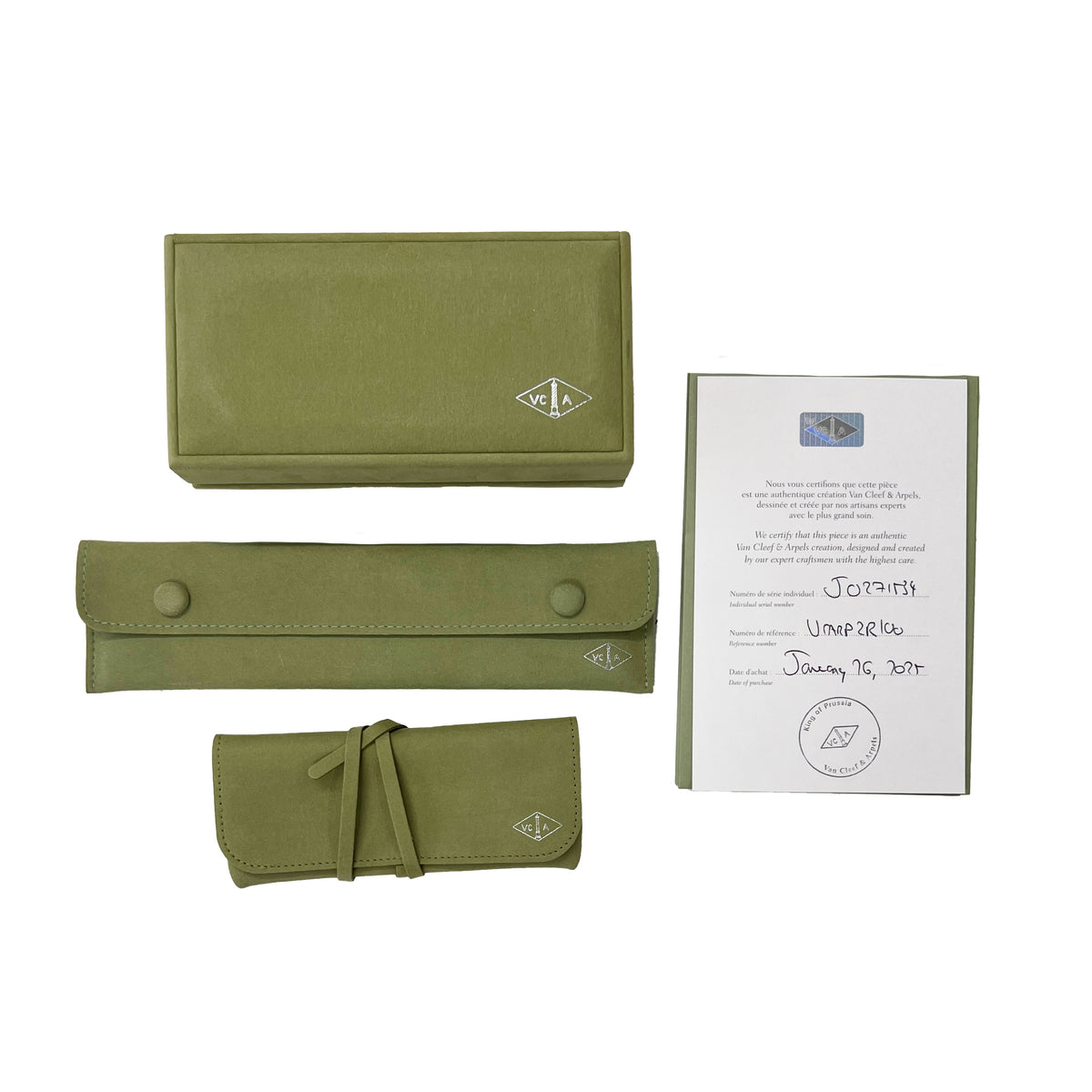 Van Cleef & Arpels Rose Gold Mother Of Pearl & Diamond Alhambra Bracelet box