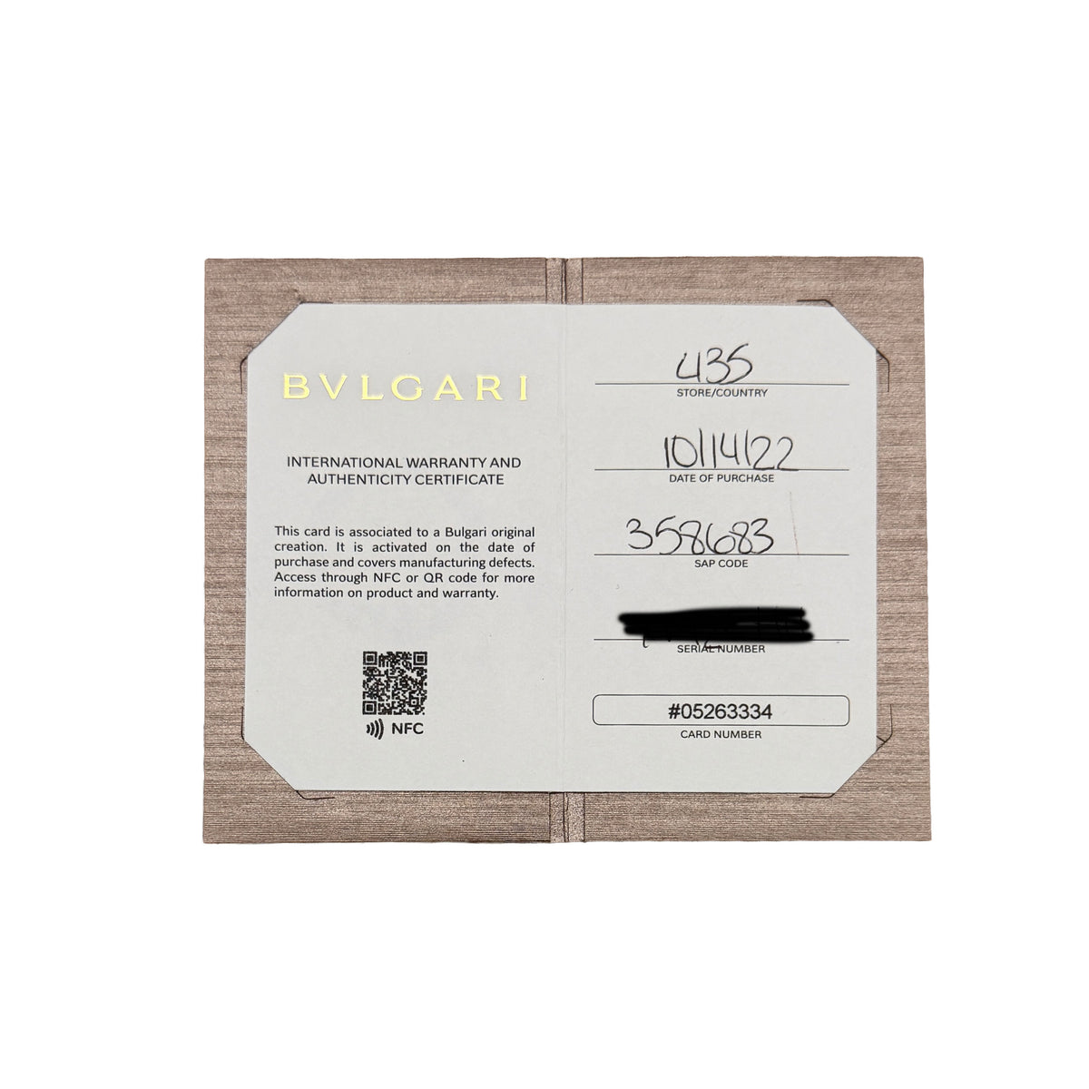 BVLGARI Rose Gold Mother Of Pearl and Diamond Diva's Dream Bracelet box