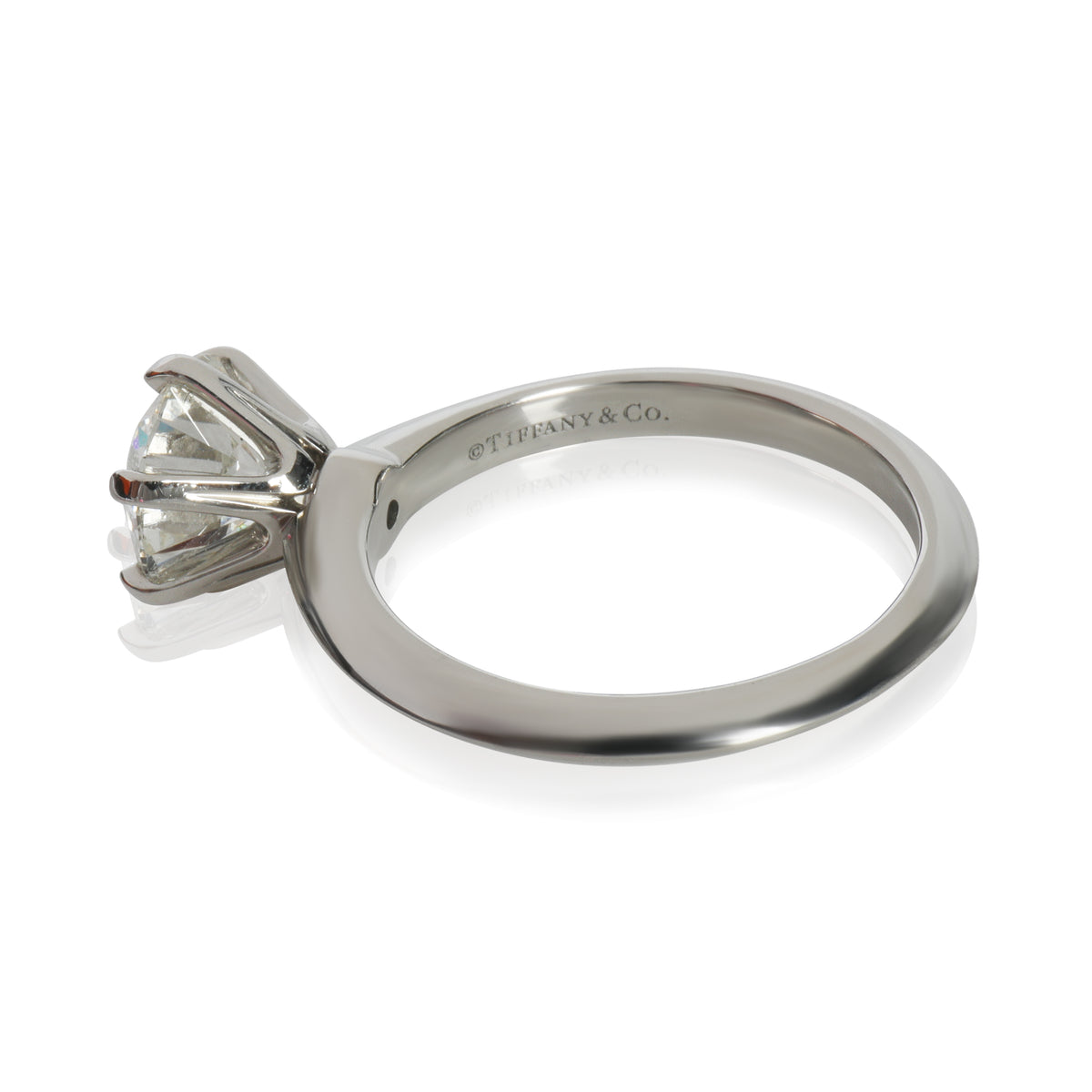 Tiffany & Co. 1.91 ct Round Brilliant Diamond Engagement Ring clasp